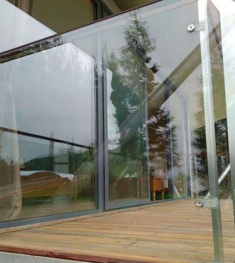 Advantages of Glass Railings